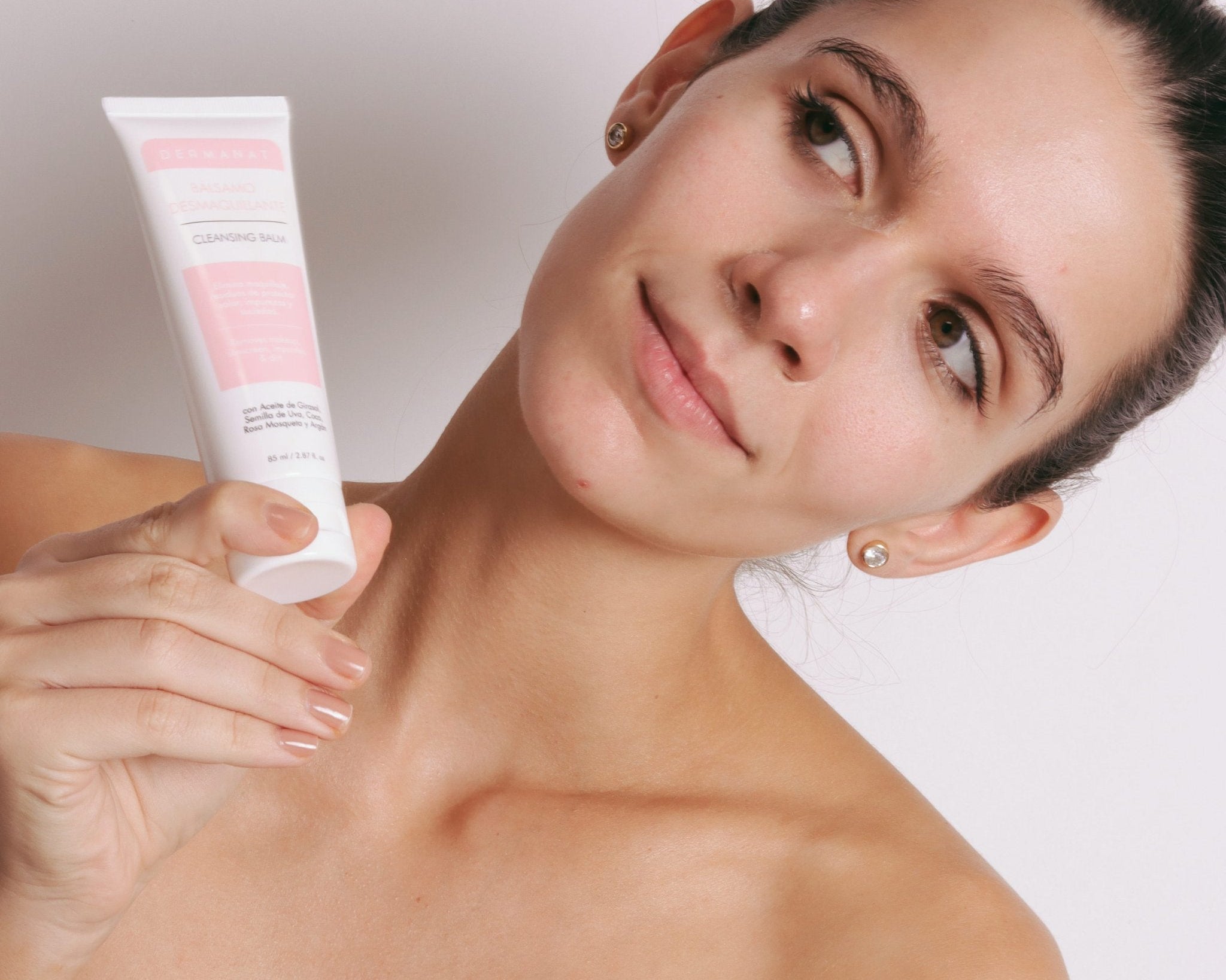 Bye, maquillaje y suciedad: hola, piel radiante con este bálsamo mágico