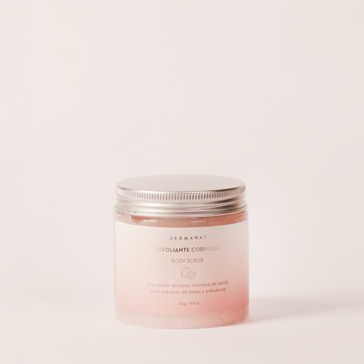Body scrub exfoliante con ingredientes naturales para renovar y suavizar la piel Dermanat