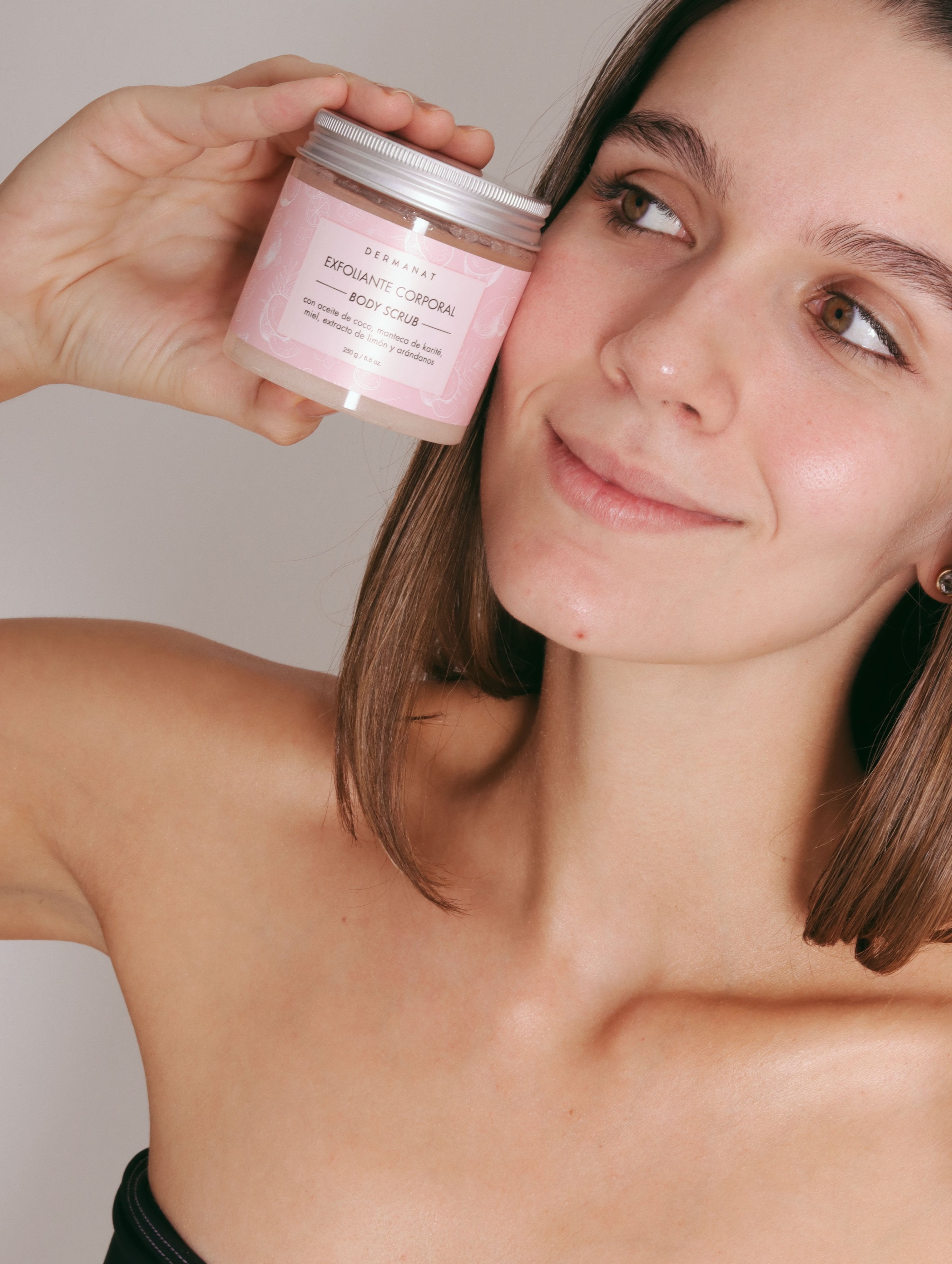 Body scrub con modelo 2