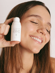 Serum bioretinol con modelo