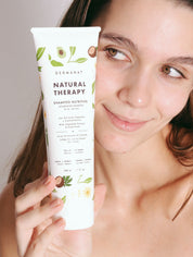 Shampoo nutritivo sin sal con modelo