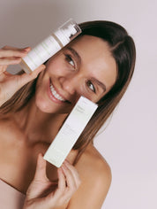Tonico equilibrante facial con BHA con modelo 2