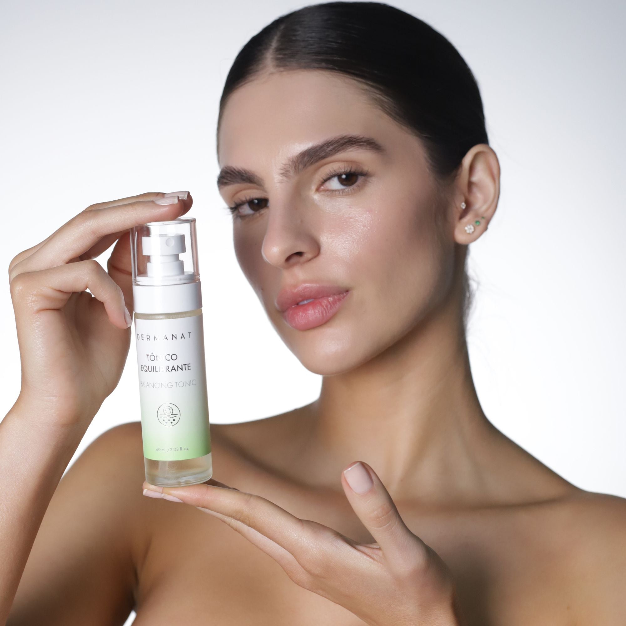 Tónico equilibrante ideal para piel mixta a grasa Dermanat